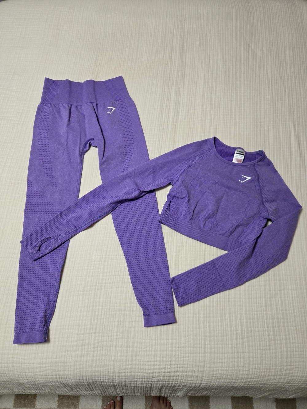 Gymshark Vital Seamless Women's Purple Leggings and Long Sleeve Crop Top Set - Picture 4 of 11